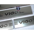 ชายบันได จัมโบ้ ครอบเต็ม สแตนเลส รุ่น 4 ประตู กันรอยขีดข่วน V.2 Hilux vigo champ 2011